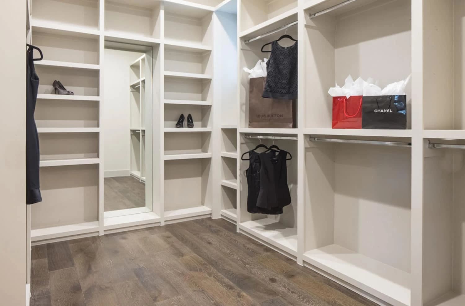 Custom Walk-in Closets